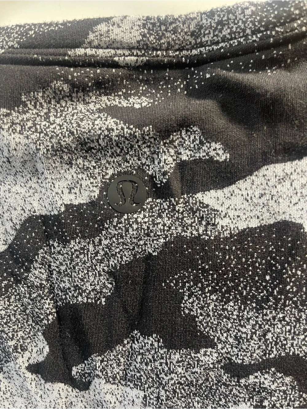 lululemon athletica Black & Gray Camo Crop Top No Size Tags 4/6